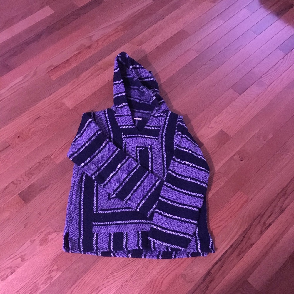 a sweatshirt/hoodie